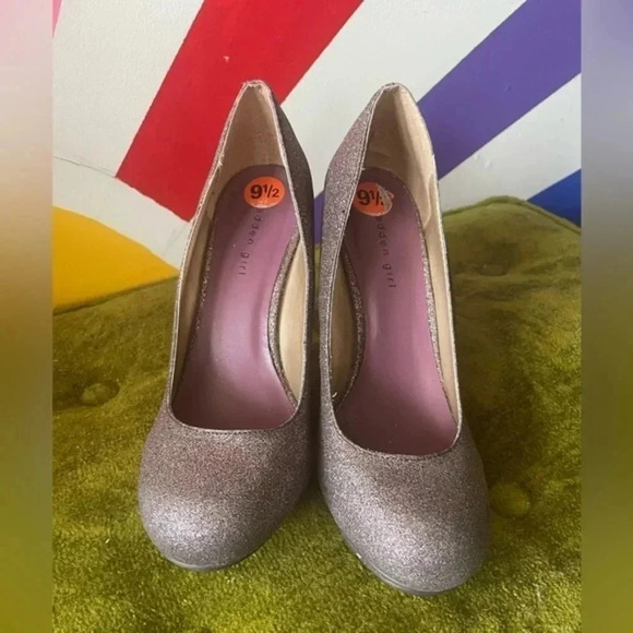 Madden Girl Multi color Glitter Platform Heels Size 9.5 EUC! - Picture 3 of 6